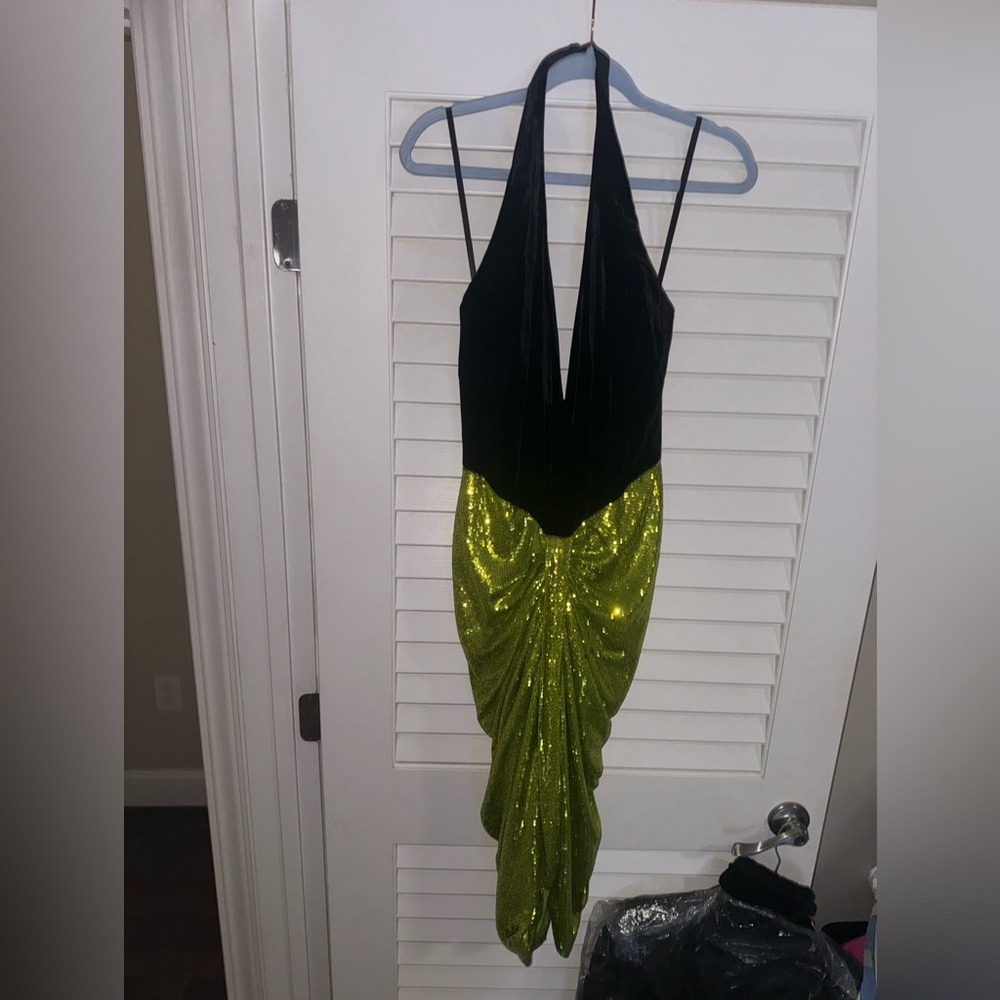 Beautiful velvet halter and sequence skirt holiday dress - Picture 5 of 5